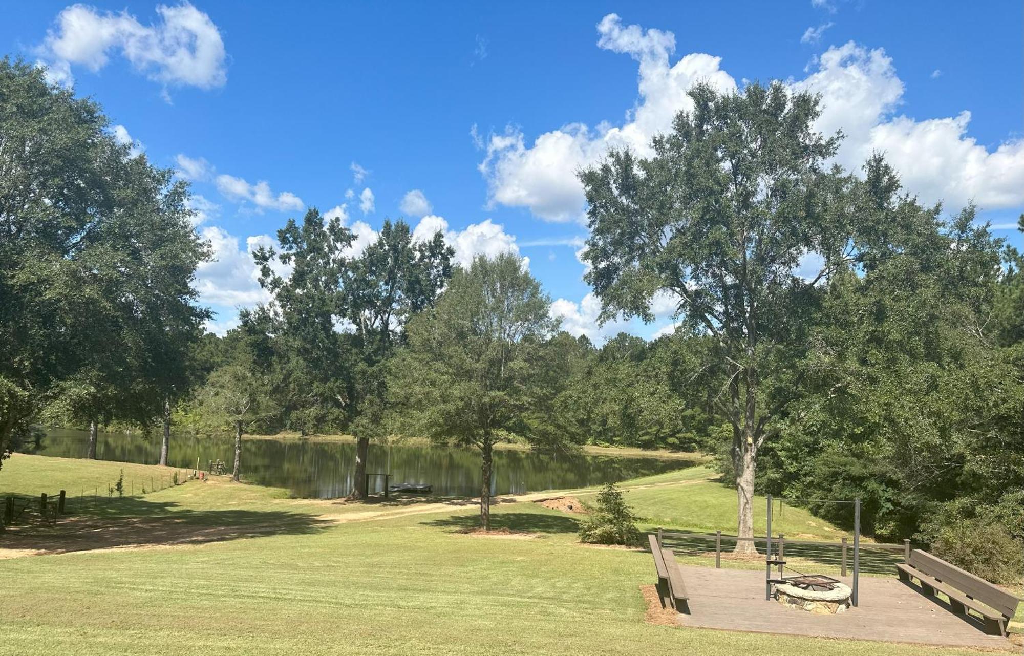 Refuge Ranch Retreat Log Cabin Lake 53+ Acres โลคัสท์โกรฟ ภายนอก รูปภาพ
