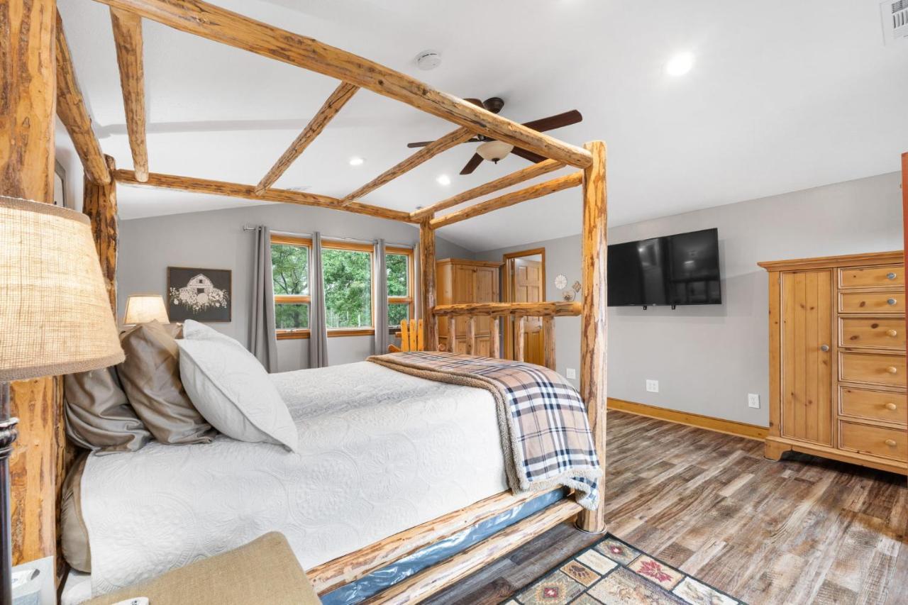 Refuge Ranch Retreat Log Cabin Lake 53+ Acres โลคัสท์โกรฟ ภายนอก รูปภาพ
